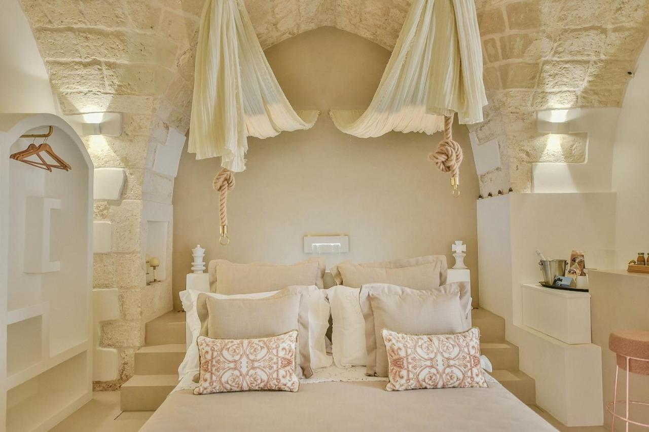 Eurydice Suite With Infinity Jacuzzi オストゥーニ エクステリア 写真