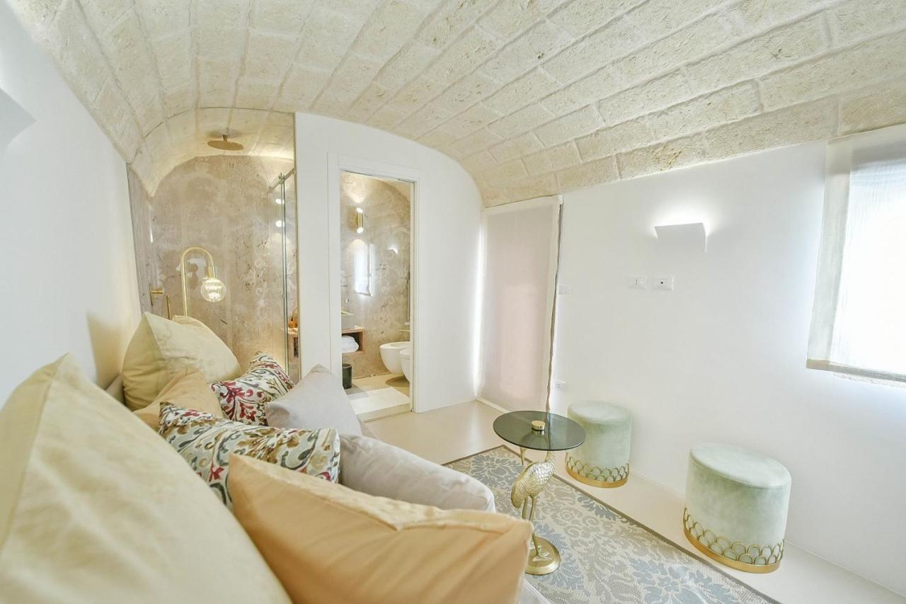 Eurydice Suite With Infinity Jacuzzi オストゥーニ エクステリア 写真