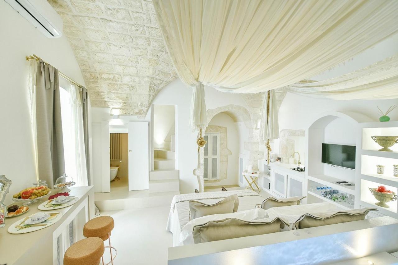 Eurydice Suite With Infinity Jacuzzi オストゥーニ エクステリア 写真